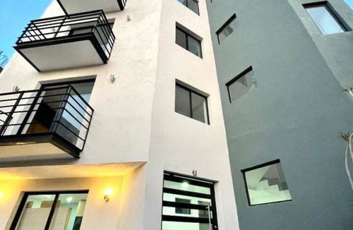 Alameda Apartment | Smart loft with convertible bed/desk in Alameda