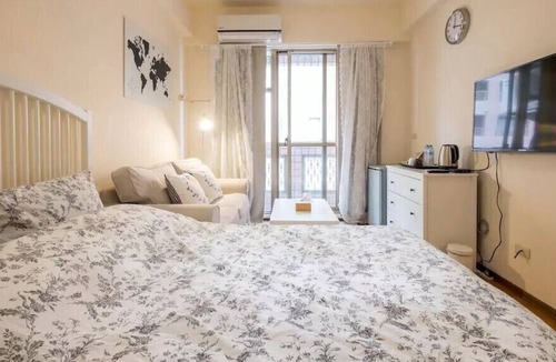 West District Apartment | SOGO Department/CMP Block Museum of Arts/FengjiaNightMarket/Blooming JAZZ