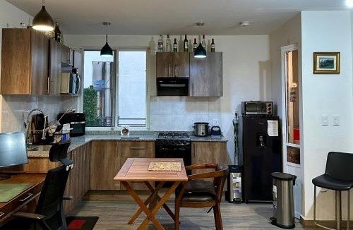 Tlalnepantla de Baz House | Solo Traveler Room Vía Morelos 24-7 Access