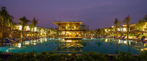 Duong To Hotel | Sonaga Luxury Villas & Penthouse with Waterpark