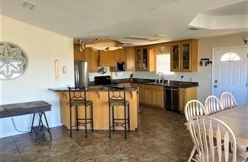 Port Mansfield House | Sophisticated, Beautiful Home! 3 BDRM/2 BATH. Private Fishing Pier.