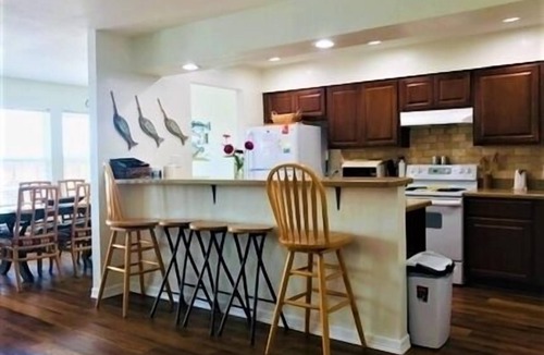Port Mansfield Condo | South Harbor Condo. 3 Bedroom, 3 Bath. Boat Slip. LED Fishing Light. Large Deck.
