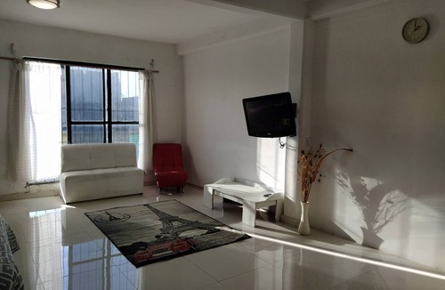 Chalco de Diaz Covarrubias House | Spacious 1st floor loft Metrobus works