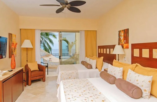 South Shore Hotel Area Hotel | Spacious 2-Bedroom Luxury Suite with Wraparound Terrace & Jacuzzi