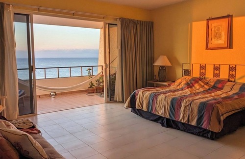 San Miguel Apartment | Spacious 3-Bedroom Beachfront Penthouse in Cozumel! - 15 min walk from downtown!