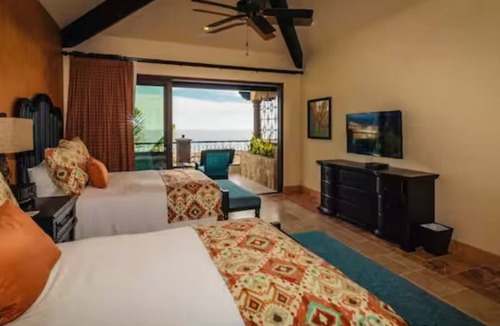 Downtown Cabo San Lucas Villa | Spacious 4-bedroom villa with AC in delightful Cabo San Lucas