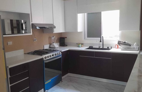 Flores House | Spacious 4-bedroom house close lovely island Flores with AC " Selva Maya Stay"