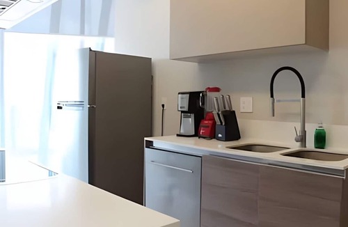 Financial District House | Spacious 4BR retreat w/pool & gym access