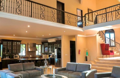 Santa Rosa House | Spacious 5-bedroom house with AC, WiFi in welcoming San José del Cabo/ocean view