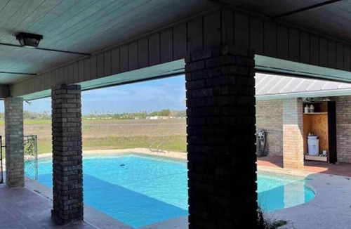 Harlingen House | Spacious 5-bedroom country house in lovely Harlingen with AC, Pool, & WiFi.