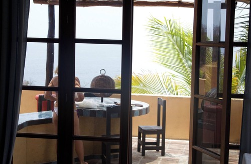Puerto Angel House | Spacious 6-bedroom house in Escahauite area with pool