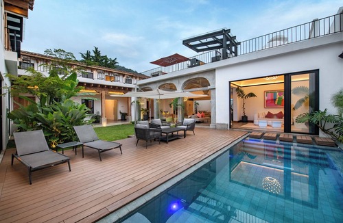 Antigua Guatemala House | Spacious 7-bedroom house in lovely Antigua Guatemala with AC