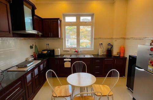 Da Lat Villa | Spacious 7BR-9BA villa in Da Lat 16 Guests peaceful Hills View.