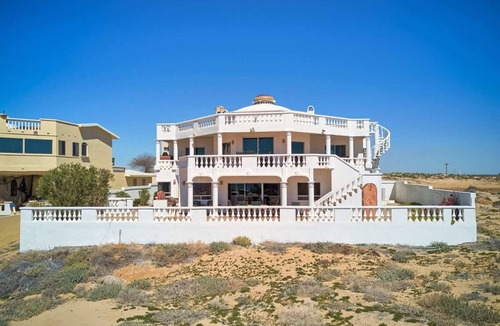 Las Conchas Villa | Spacious and Secluded Home Villa Hermosa II