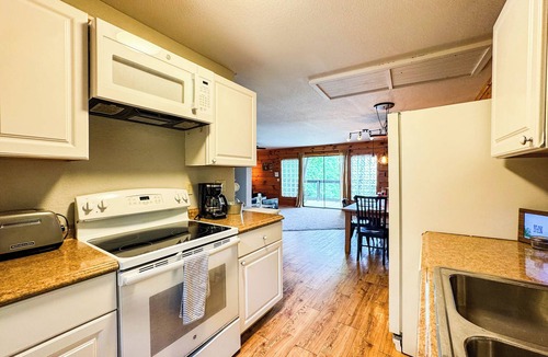 Cherokee Cabin | Spacious Cabin w/Hot Tub & Spectacular Valley Views | Near Bryson & Cherokee