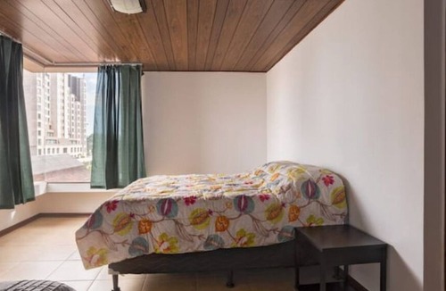 Zona 4 Apartment | Spacious & centric apartment in a safe area Z. 10