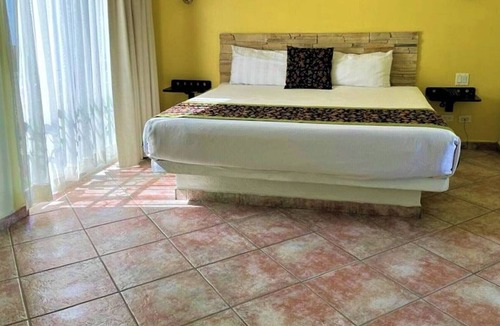 Downtown Cabo San Lucas Hotel | Spacious Couple Unit Steps to Medano Beach – Perfect Location, Great Stay!