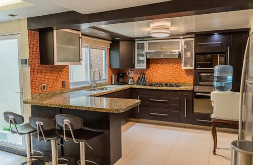 Chapalita Apartment | Spacious family apartment near Expo GDL, 15 minutes from AKRON stadium.