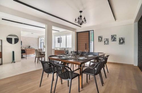Miguel Hidalgo House | Spacious Home Ideal for Groups with Patio & Arcade