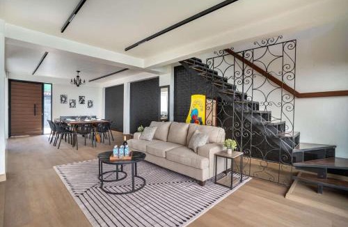 Miguel Hidalgo House | Spacious Home Ideal for Groups with Patio & Arcade