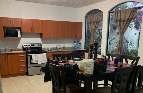 Antigua Guatemala House | Spacious house 15 people 8 minutes for Antigua Guatemala Nice and Cozy