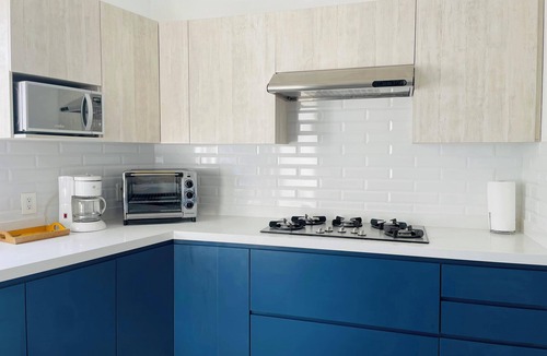 Americana Apartment | Spacious Nomad friendly Apartment walking distance to Americana and GDL Downtown