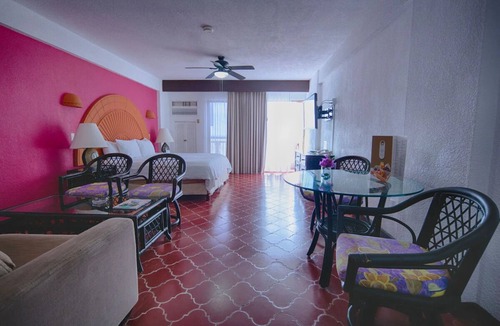 South Shore Hotel Area Hotel | Spacious Studio with Panoramic Ocean Views | Private Beach Access