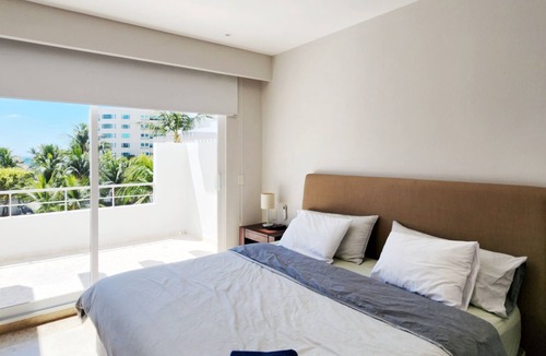 Puente del Mar Villa | Spacious Villa with ocean view and beach access through exclusive beach club.