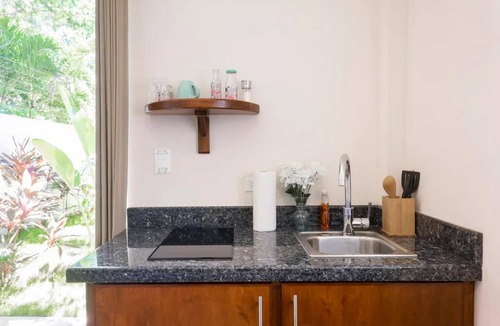 La Veleta Villa | Spacious villa with 5 bedrooms, WiFi, close to shops for up 12 ppl and pool