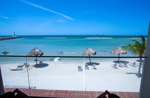 Progreso Municipality Apartment | Splendid 3BR beachfront villa for 9 Yucalpeten Marina Resort
