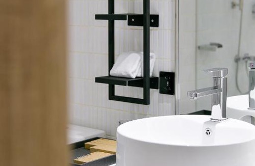 West District Hotel | Spring Rhapsody Hotel