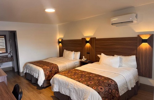Cuauhtemoc Hotel | Spring Water Hotel & Suites