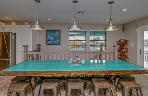 South Padre Island House | Stay at Casa de Tortuga: Remodeled beauty! Save 10% on 7+ nights.