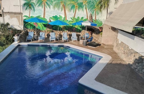 Centro Apartment | Steps From Main Beaches & Ocean View From Pool