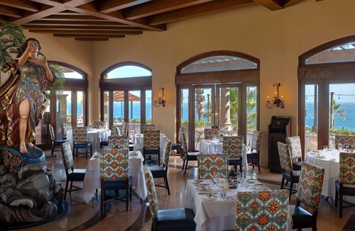 Paraiso Escondido Resort | Steps from the beach at Sunset Beach in marvelous Cabo San Lucas