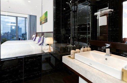 Ngu Hanh Son Hotel | Studio Balcony Double 1