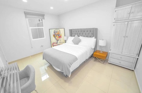 Zona Rio Bed & Breakfast | Studio+Desk+QueenBed in Tijua Near USborder