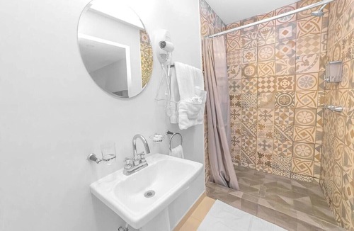 Zona Rio Bed & Breakfast | Studio+Desk+QueenBed in Tijua Near USborder