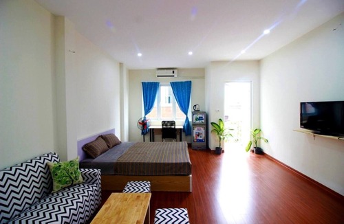 Quang An Apartment | Studio room 4A with balcony