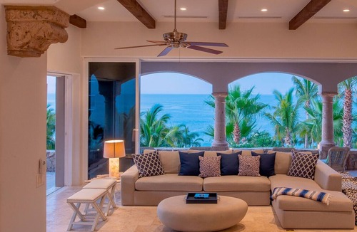 Palmilla Villa | Stunning 3-Bd Del Mar Villa, Swimmable Beach — Chef & Butler Included