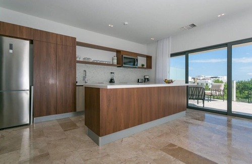 Luis Donaldo Colosio Condo | Stunning 3BR Ocean view PH! 1 block to the beach!