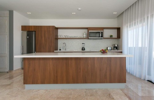 Luis Donaldo Colosio Condo | Stunning 3BR Ocean view PH! 1 block to the beach!