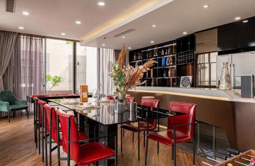 Bach Dang Riverside Apartment | Stunning 4-Bed 300m Penthouse in the City Centre