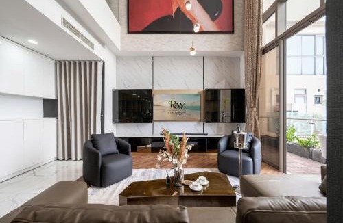 Bach Dang Riverside Apartment | Stunning 4-Bed 300m Penthouse in the City Centre