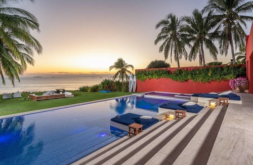 Punta de Mita Villa | Stunning 7-Bd Beachfront Villa, Golf, Spa & Beach Club — Chef & Butler Incl.