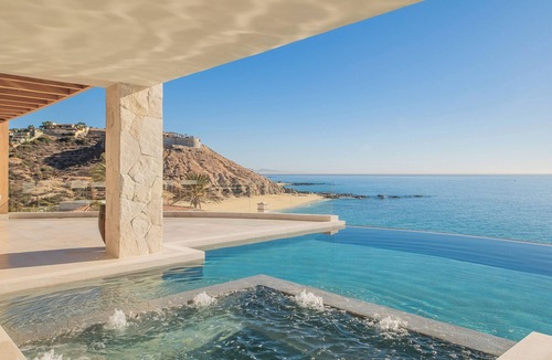 San Jose del Cabo Villa | Stunning 7-Bd Beachfront Villa, Gym — Chef & Butler Included