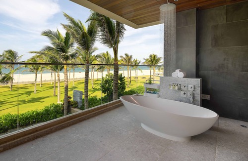 Dien Ban Villa | Stunning Brand New 6 Bdr Beachfront Villa @ Beach