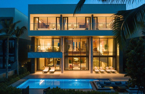 Dien Ban Villa | Stunning Brand New 6 Bdr Beachfront Villa @ Beach