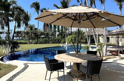 Acapulco House | Stunning luxury villa in the exclusive Tres Vidas development