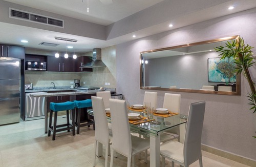 South Hotel Zone Condo | Stunning luxury apartment 22 f Grand Venetian